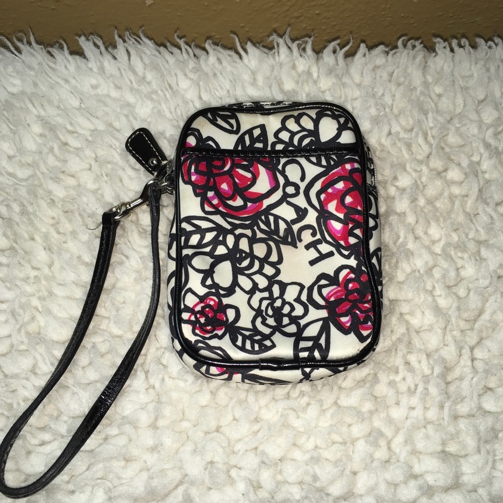 🔴 Coach Poppy Floral Graffiti Tech Case 🔴